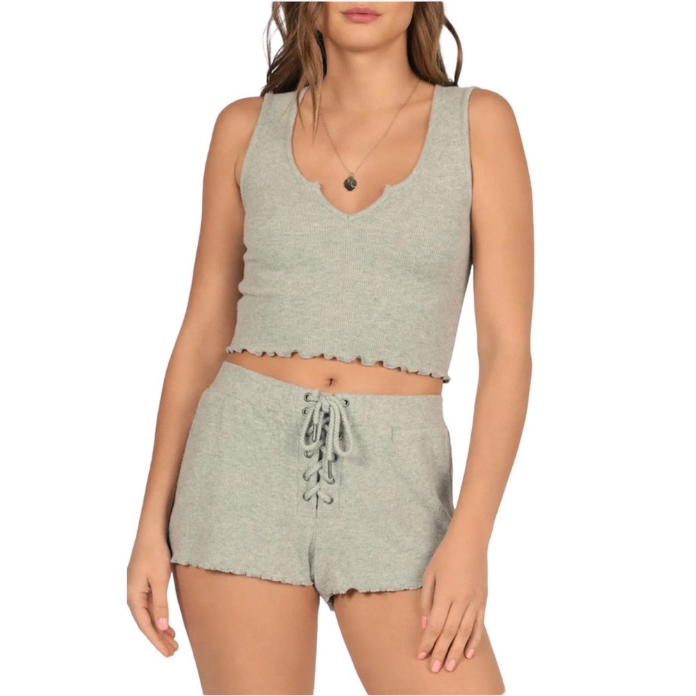 VINTAGE HAVANA Ribbed Ruffled Hem Tank Top Grey NWT - Medium
